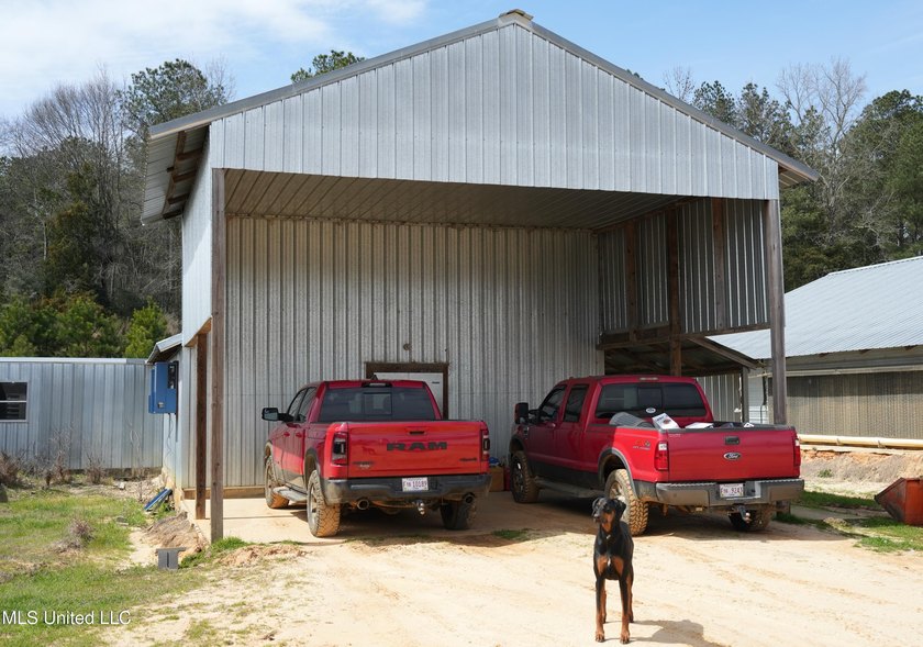 This turnkey modern Poultry Breeder Egg built in 2017 has - photo 12