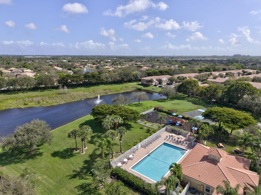 Discover this 2-story, 4-bed, 2.5-bath home w/ 2-car garage - photo 15