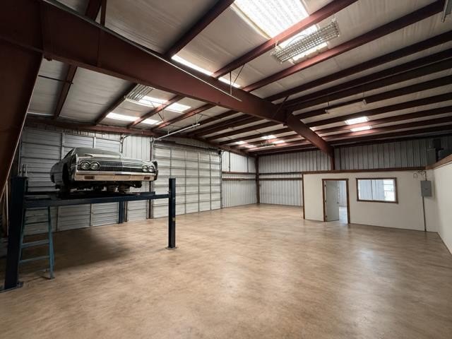 6000 F2 free-span, metal, insulated warehouse with 4 - 12' - photo 21