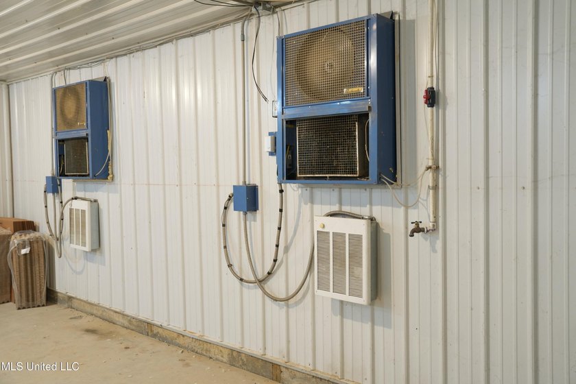 This turnkey modern Poultry Breeder Egg built in 2017 has - photo 21
