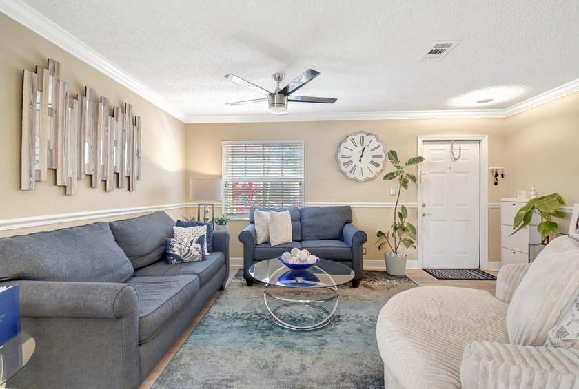 Discover this 2-story, 4-bed, 2.5-bath home w/ 2-car garage - photo 21