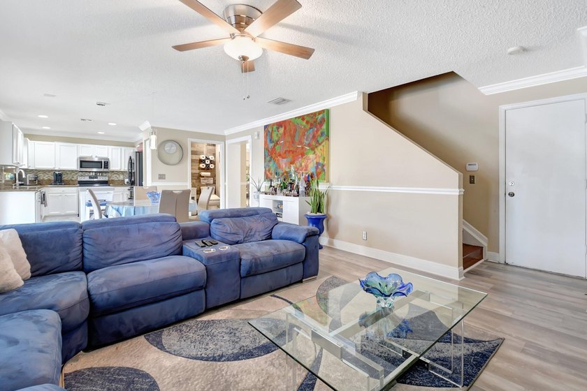 Discover this 2-story, 4-bed, 2.5-bath home w/ 2-car garage - photo 27