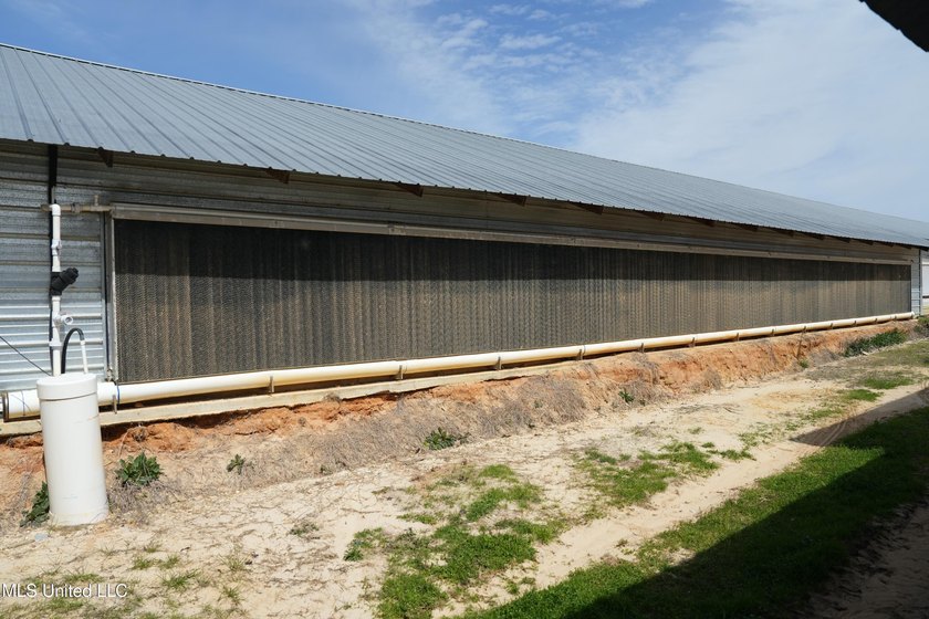 This turnkey modern Poultry Breeder Egg built in 2017 has - photo 30