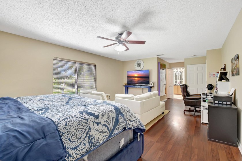Discover this 2-story, 4-bed, 2.5-bath home w/ 2-car garage - photo 45