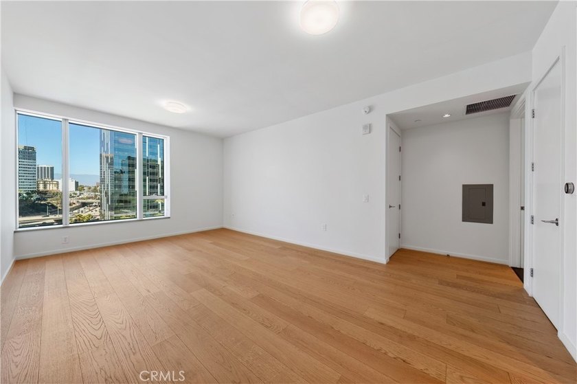 Welcome to 889 Francisco St 1210, a stylish 1-bedroom, 1-bath - photo 4