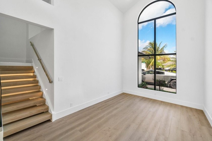 Located in the highly desirable Palm Beach Farms neighborhood &amp; - photo 5