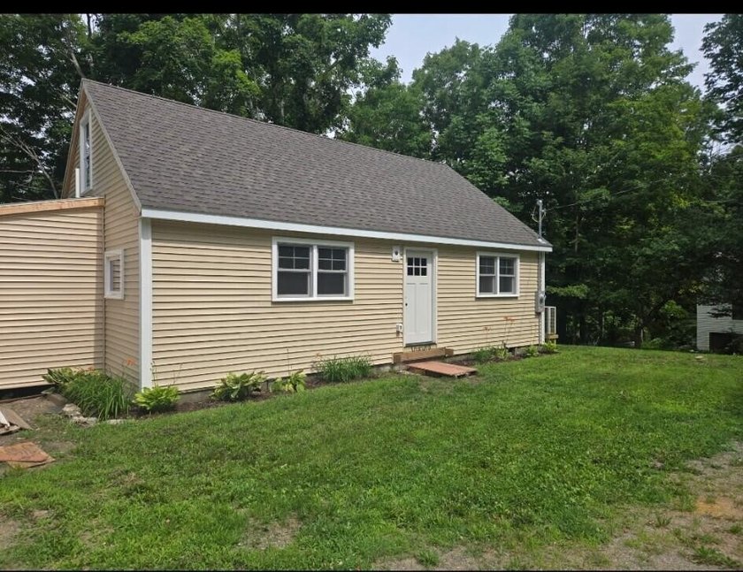 Charming Home in the Quaint Town of Freedom Nestled on a quiet - photo 4