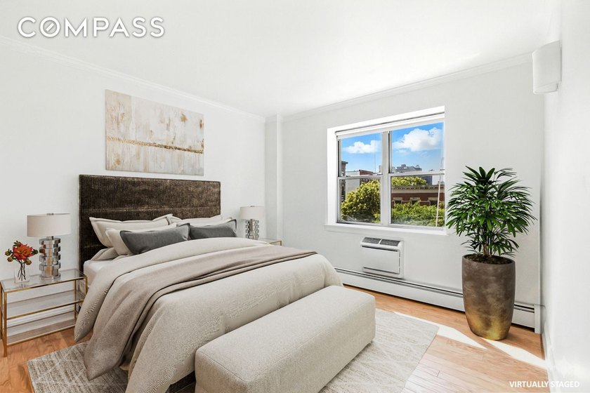 Welcome to this beautifully renovated 2-bedroom, 2-bathroom home - photo 3