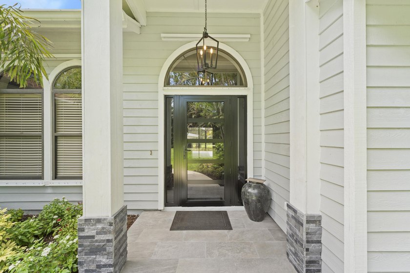 Beautifully updated 3-bedroom, 2-bath home with a 2-car garage - photo 3