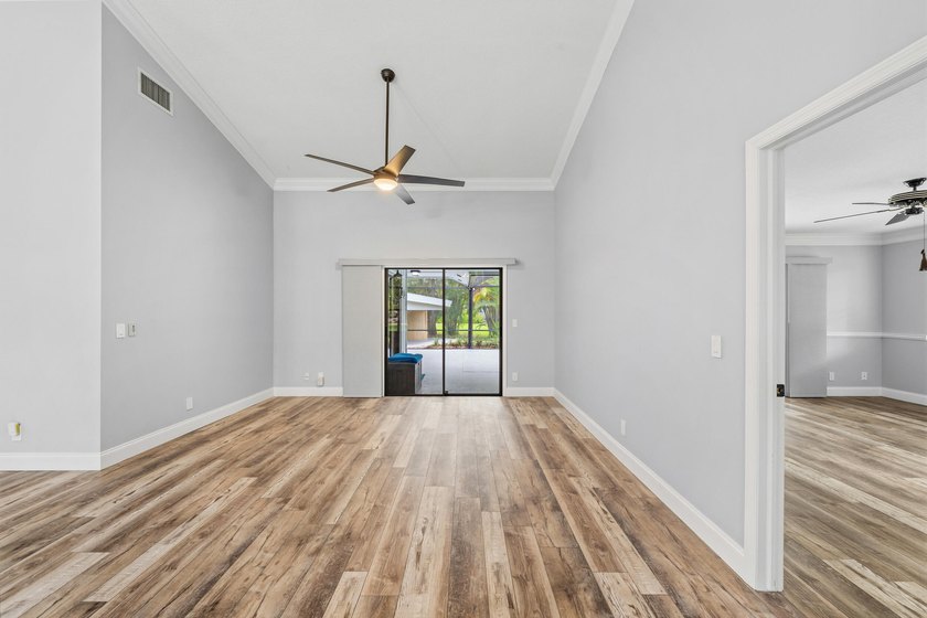 Beautifully updated 3-bedroom, 2-bath home with a 2-car garage - photo 4