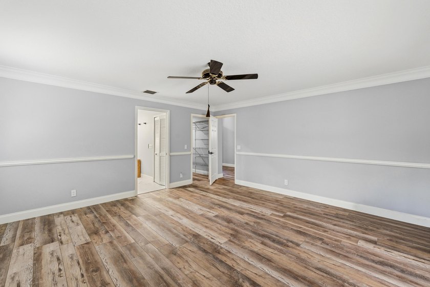 Beautifully updated 3-bedroom, 2-bath home with a 2-car garage - photo 8