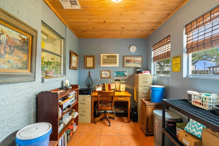 Dreaming of * Country * living without sacrificing convenience? - photo 12
