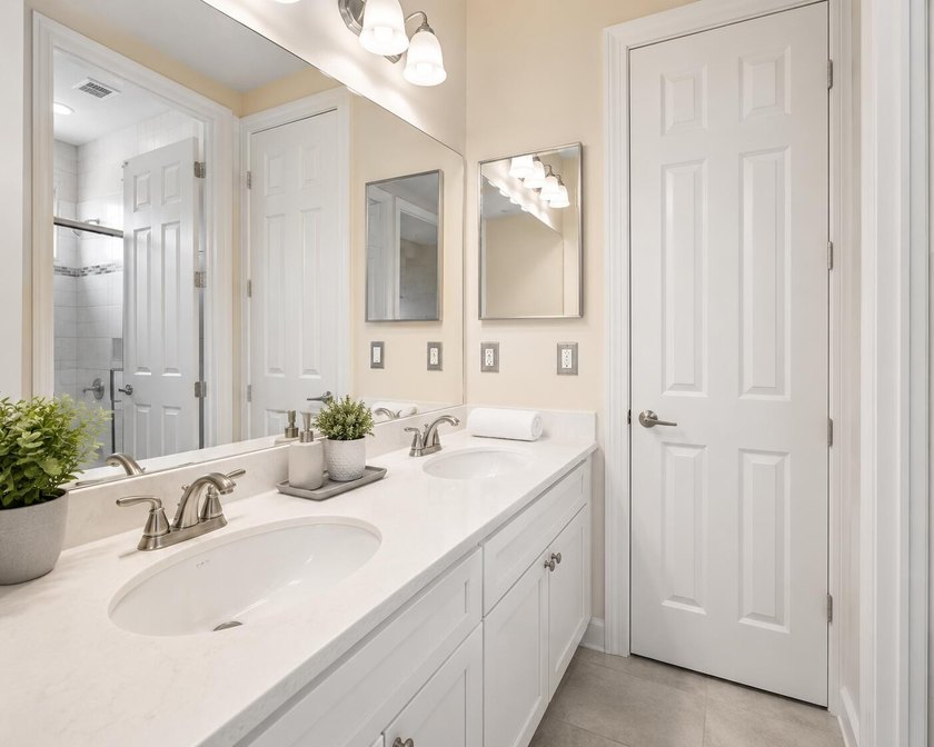 Welcome to this single-story waterfront residence in the - photo 18
