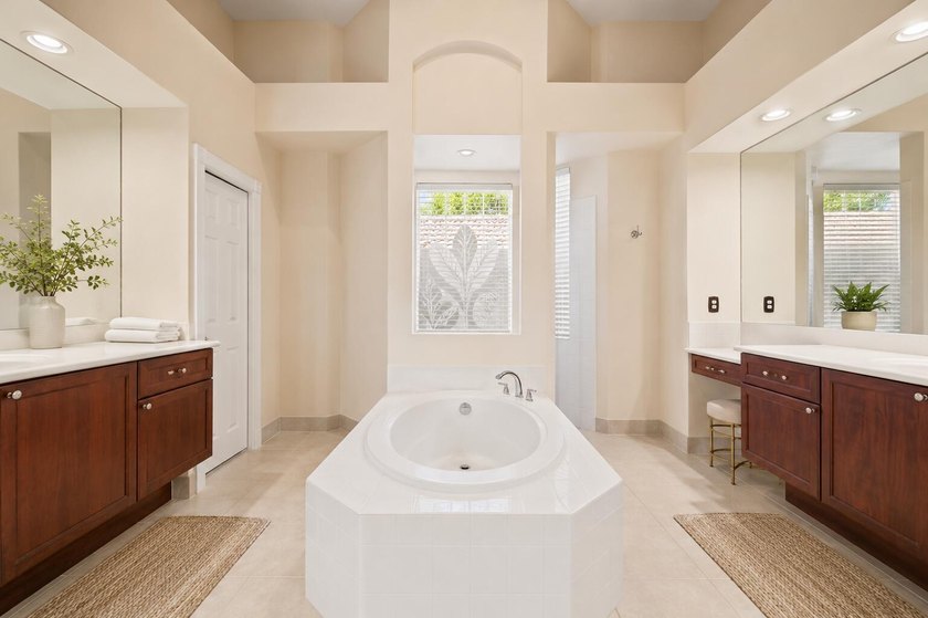 Welcome to this single-story waterfront residence in the - photo 23