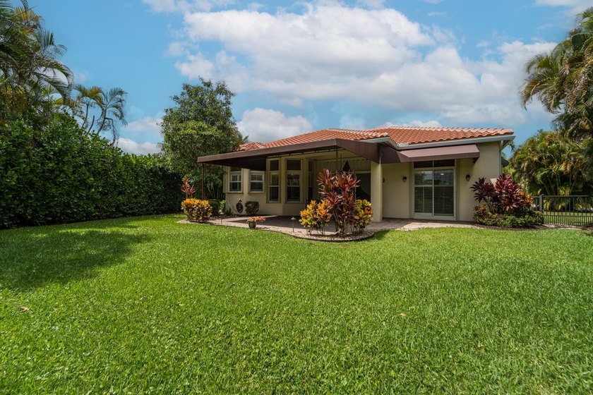 Welcome to this single-story waterfront residence in the - photo 33