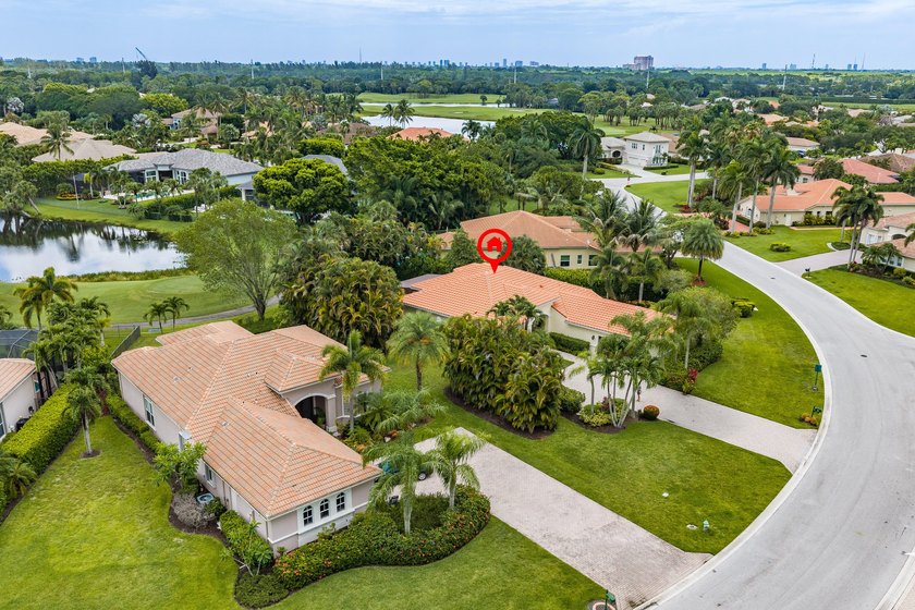 Welcome to this single-story waterfront residence in the - photo 37