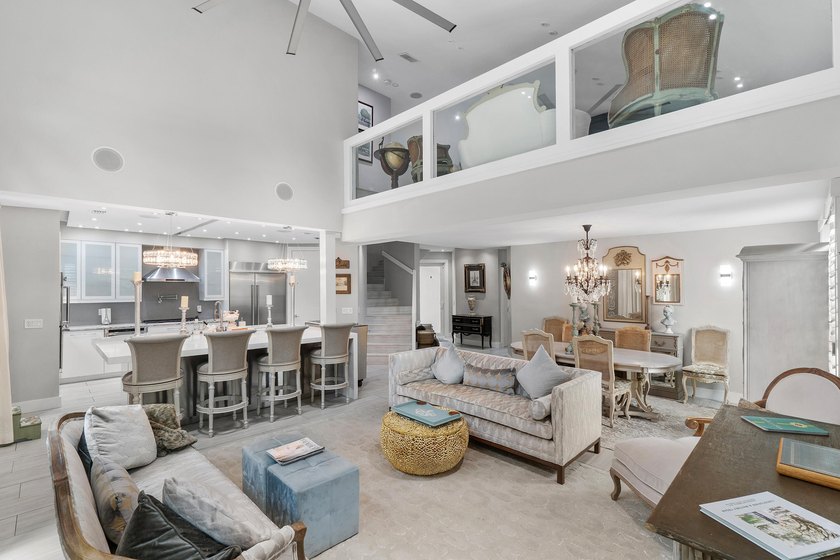 Welcome to this exceptional, fully upgraded 3-bedroom, 3.5-bath - photo 4