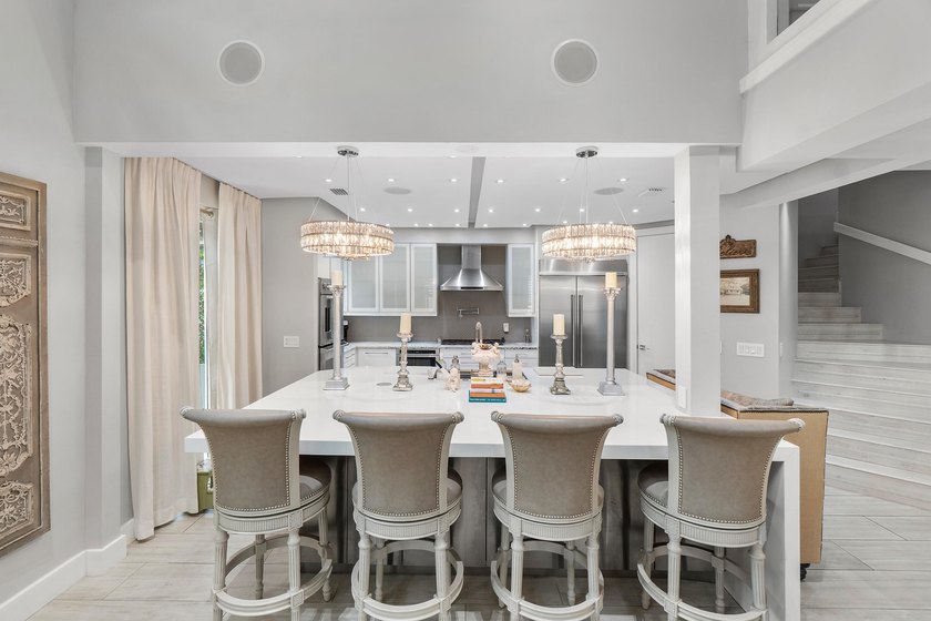 Welcome to this exceptional, fully upgraded 3-bedroom, 3.5-bath - photo 8