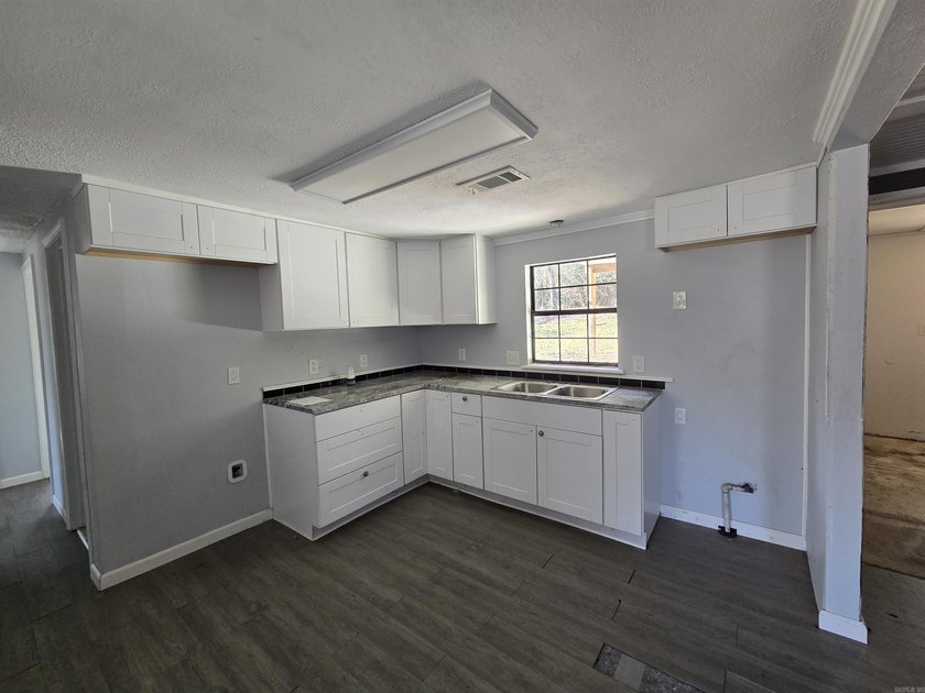 Perfect starter home or investment property. Located close to - photo 10
