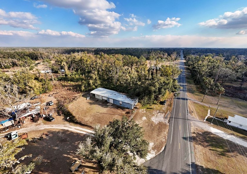 It's rare to find a commercial site this close to town that's - photo 2