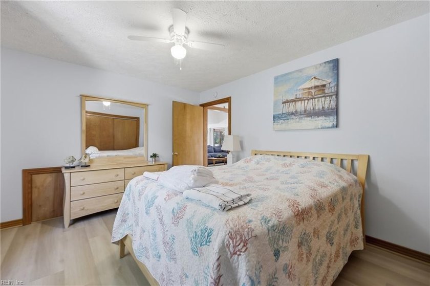Imagine waking to peaceful canal views, spending your afternoons - photo 32