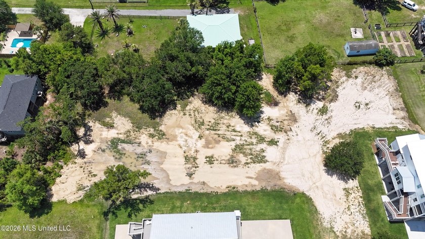 Prime location just steps from Waveland's stunning beaches and - photo 7