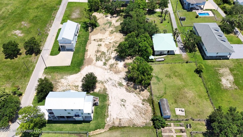 Prime location just steps from Waveland's stunning beaches and - photo 9