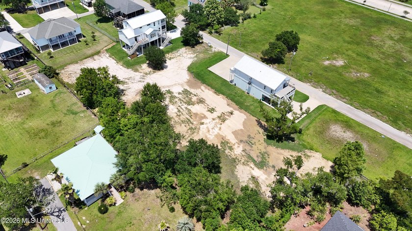 Prime location just steps from Waveland's stunning beaches and - photo 10