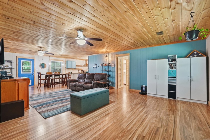Super Cute Home only 3 miles from Shiloh Marina, sits on 3 level - photo 20