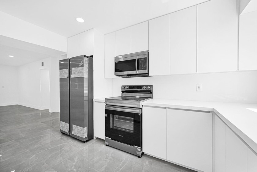 Discover Your Dream Home in Kendall! This fully renovated - photo 20