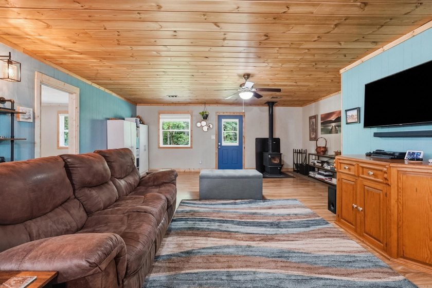 Super Cute Home only 3 miles from Shiloh Marina, sits on 3 level - photo 21