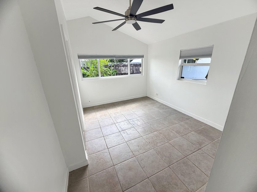 752 Orchid Dr is a 1-story Royal Palm Beach home, gives an open - photo 4