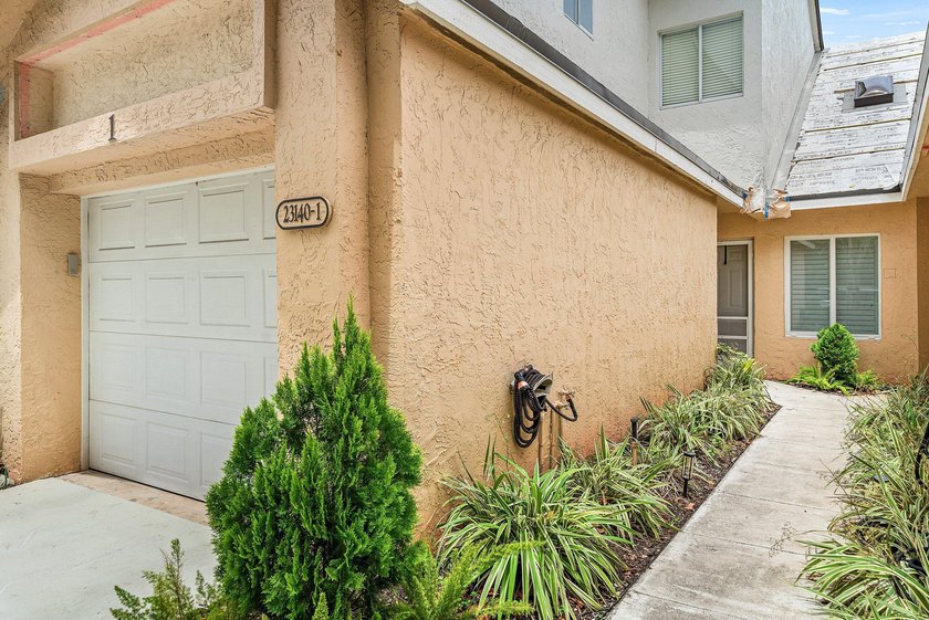 Are you looking for a renovated 1st floor corner unit condo in - photo 4