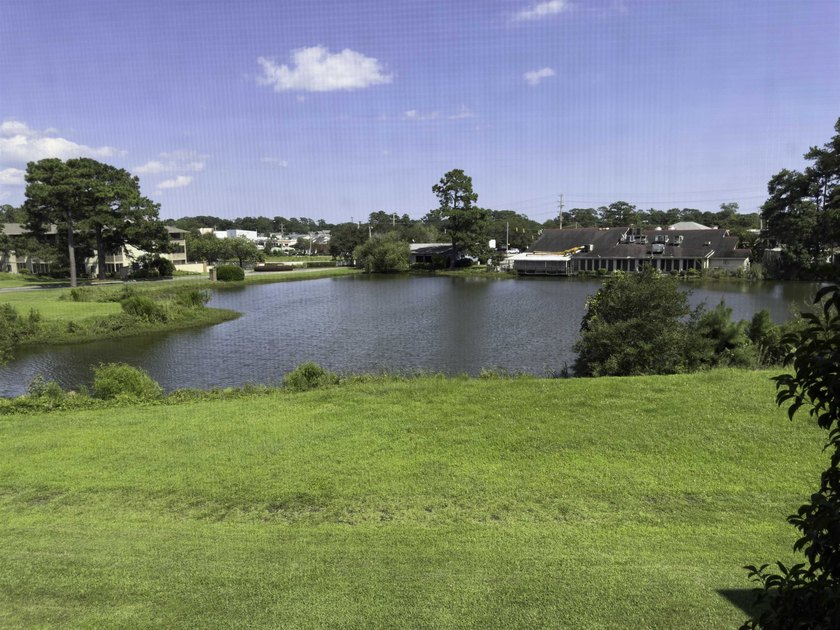 Well-Maintained 2-Bedroom, 2-Bathroom Condo in the Heart of - photo 13
