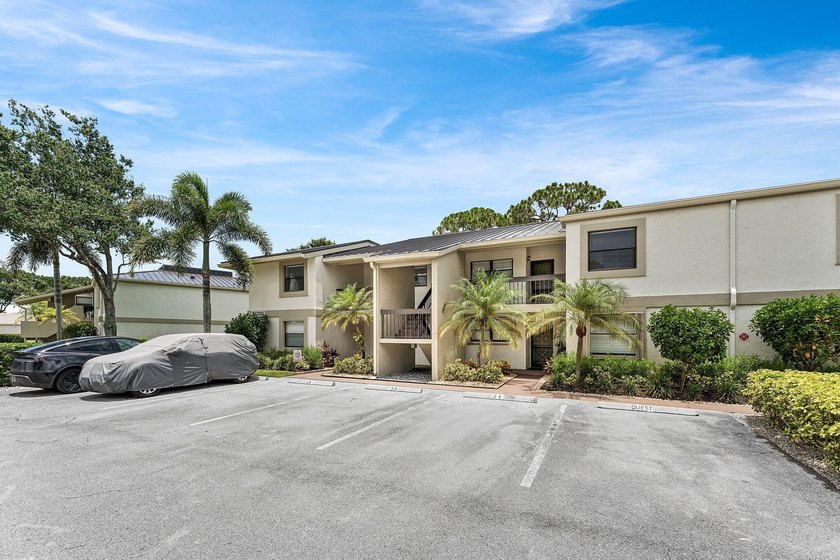 Experience effortless country club living in this beautifully - photo 3