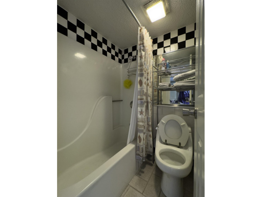 Well-Maintained 2-Bedroom, 2-Bathroom Condo in the Heart of - photo 17