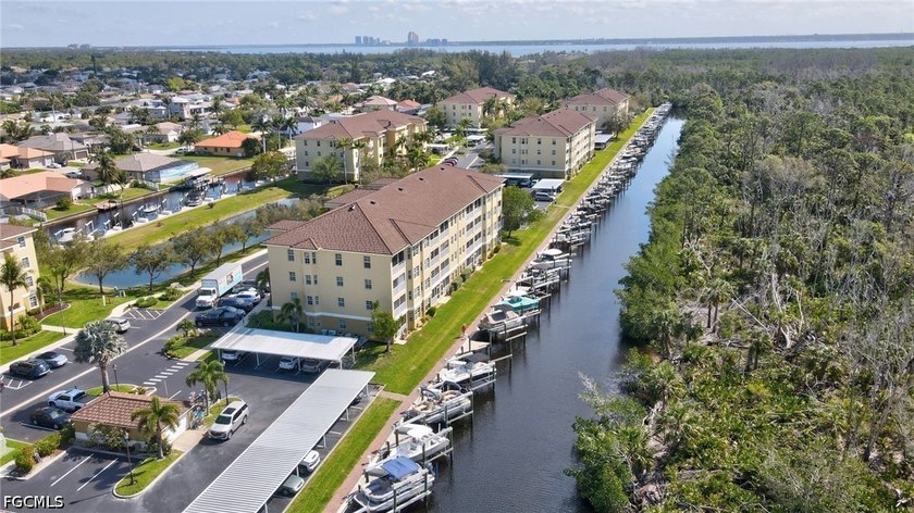 Beautiful second floor condo in a gated boating community with - photo 44