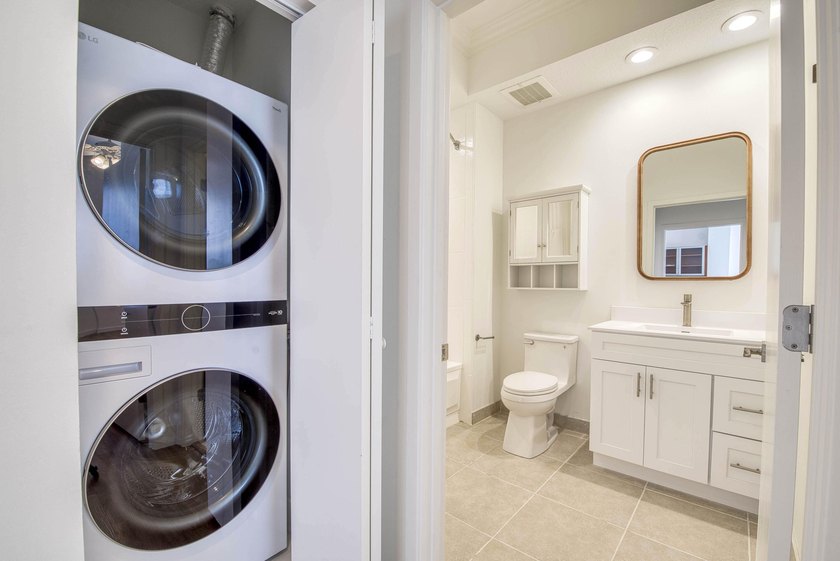Beautifully updated corner-unit penthouse just steps to the - photo 21