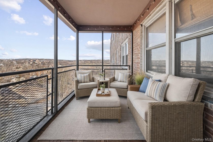 Welcome home to this beautifully maintained apartment in the - photo 5