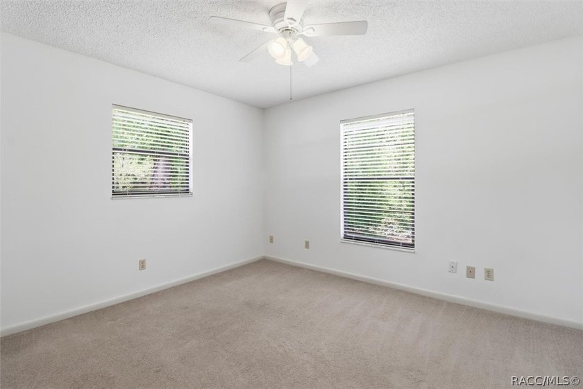 Discover comfortable Florida living in this 2-bedroom - photo 26