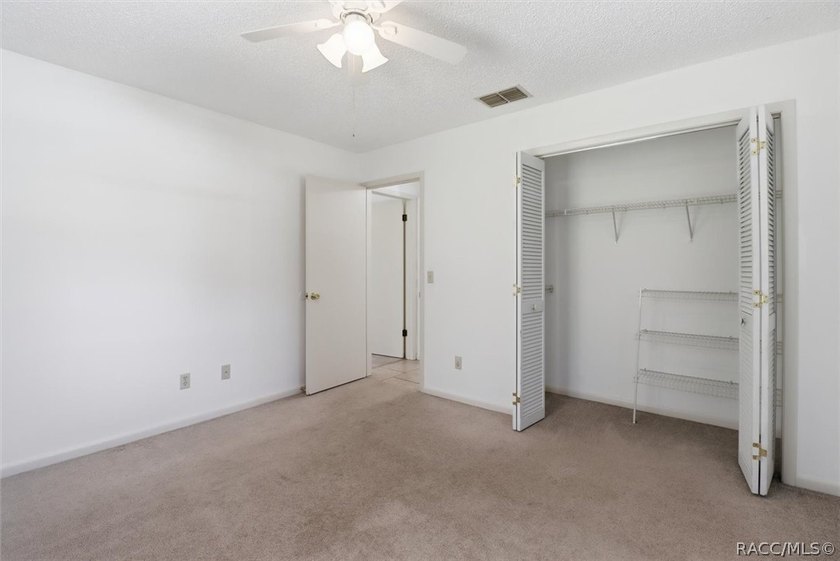 Discover comfortable Florida living in this 2-bedroom - photo 27