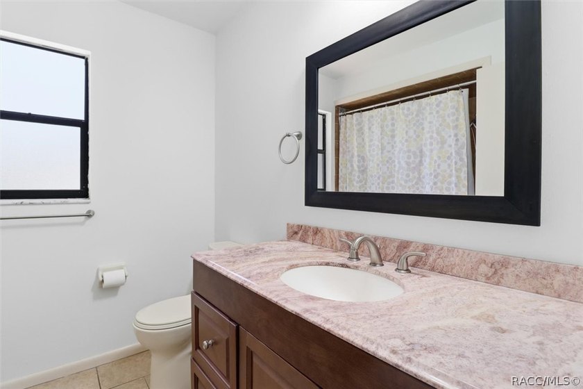 Discover comfortable Florida living in this 2-bedroom - photo 28