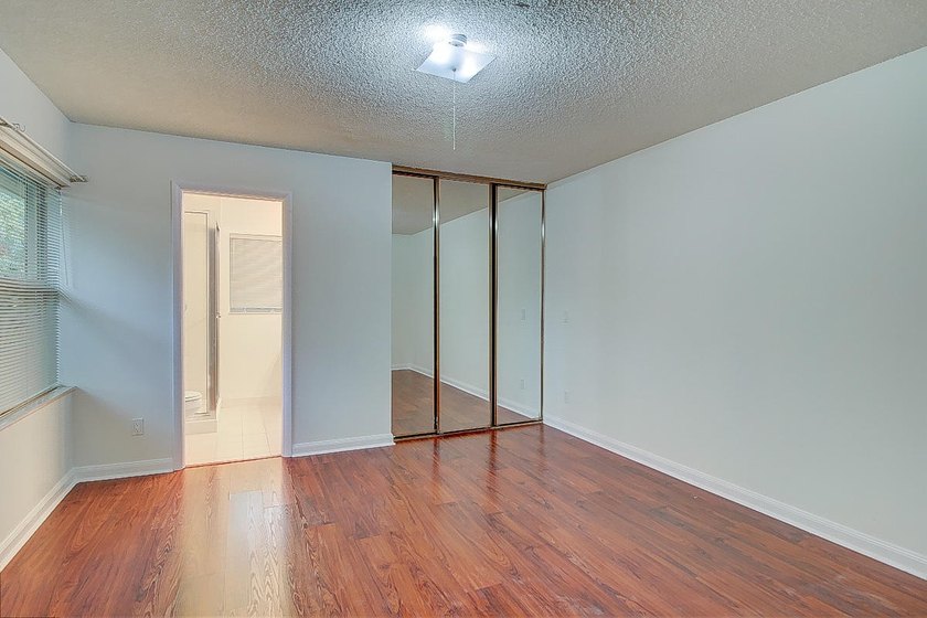 Tranquil 2-story townhouse featuring a bright, open floor plan - photo 29