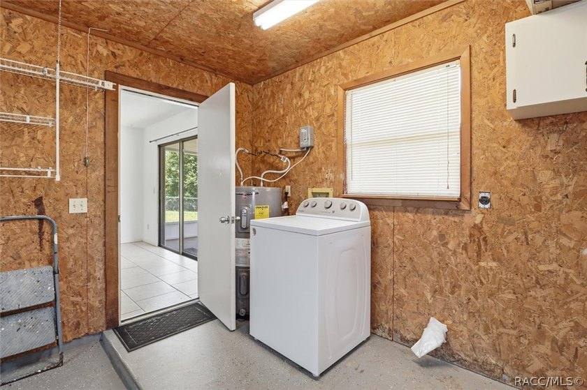 Discover comfortable Florida living in this 2-bedroom - photo 33