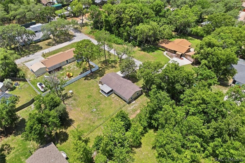 Discover comfortable Florida living in this 2-bedroom - photo 42