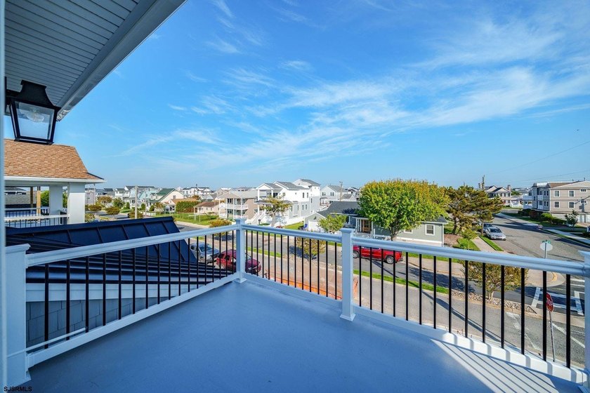 Stunning New Construction Goldcoast Home; well appointed - photo 44