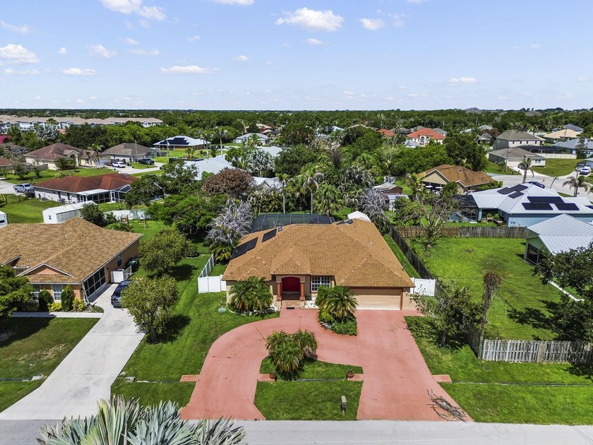 Welcome to 6178 NW Duke Circle, a spacious and inviting Port St - photo 4