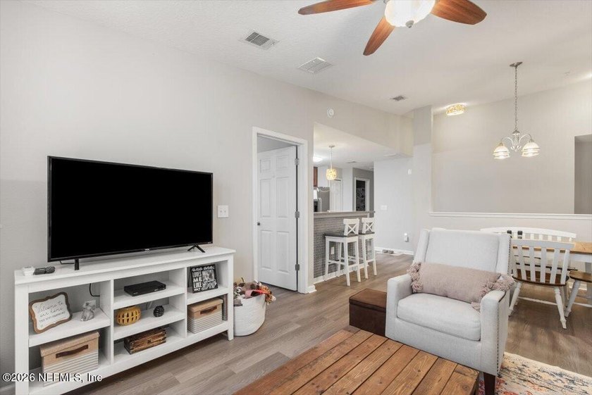 Don't miss this opportunity to own a well maintained 2 bedroom 2 - photo 8