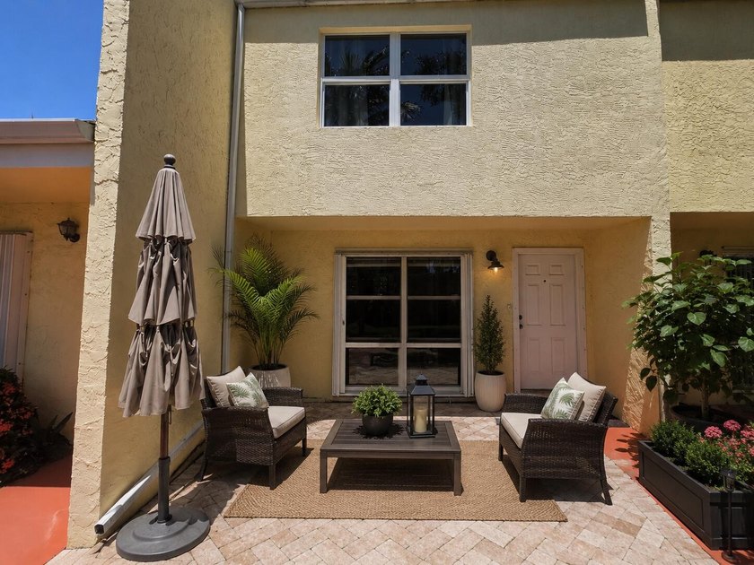 Rare opportunity to own a piece of heaven as Live-in or - photo 4