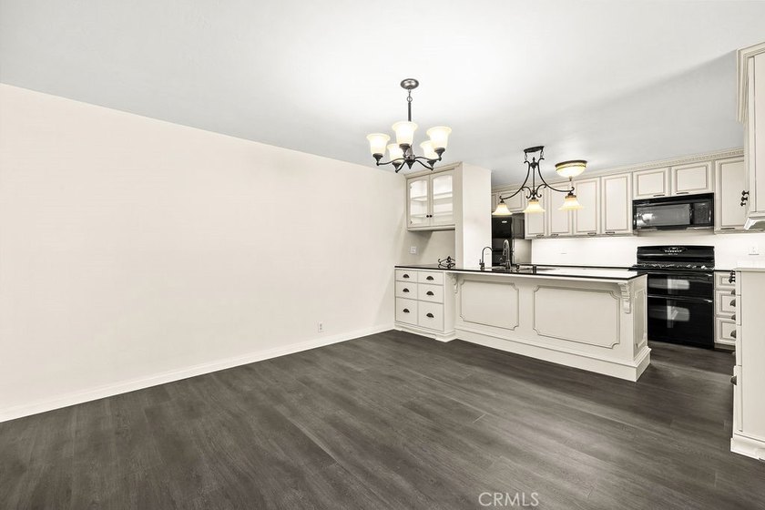 OCEAN AND GOLF COURSE VIEWS!!! Beautifully upgraded 2-bedroom - photo 14